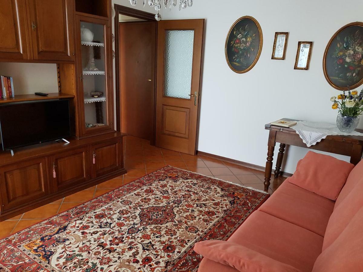 Moncalvo In Relax Apartment Luaran gambar