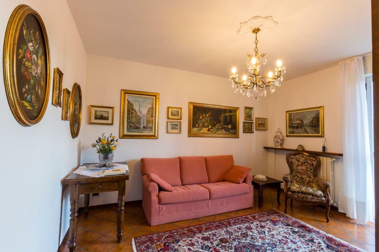 Moncalvo In Relax Apartment Luaran gambar